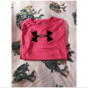 Under Amor loose workout t-shirt!